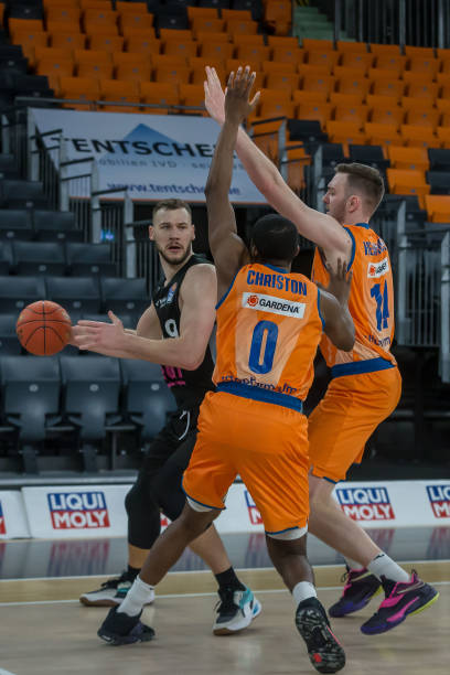 当足球与公 当足球与公